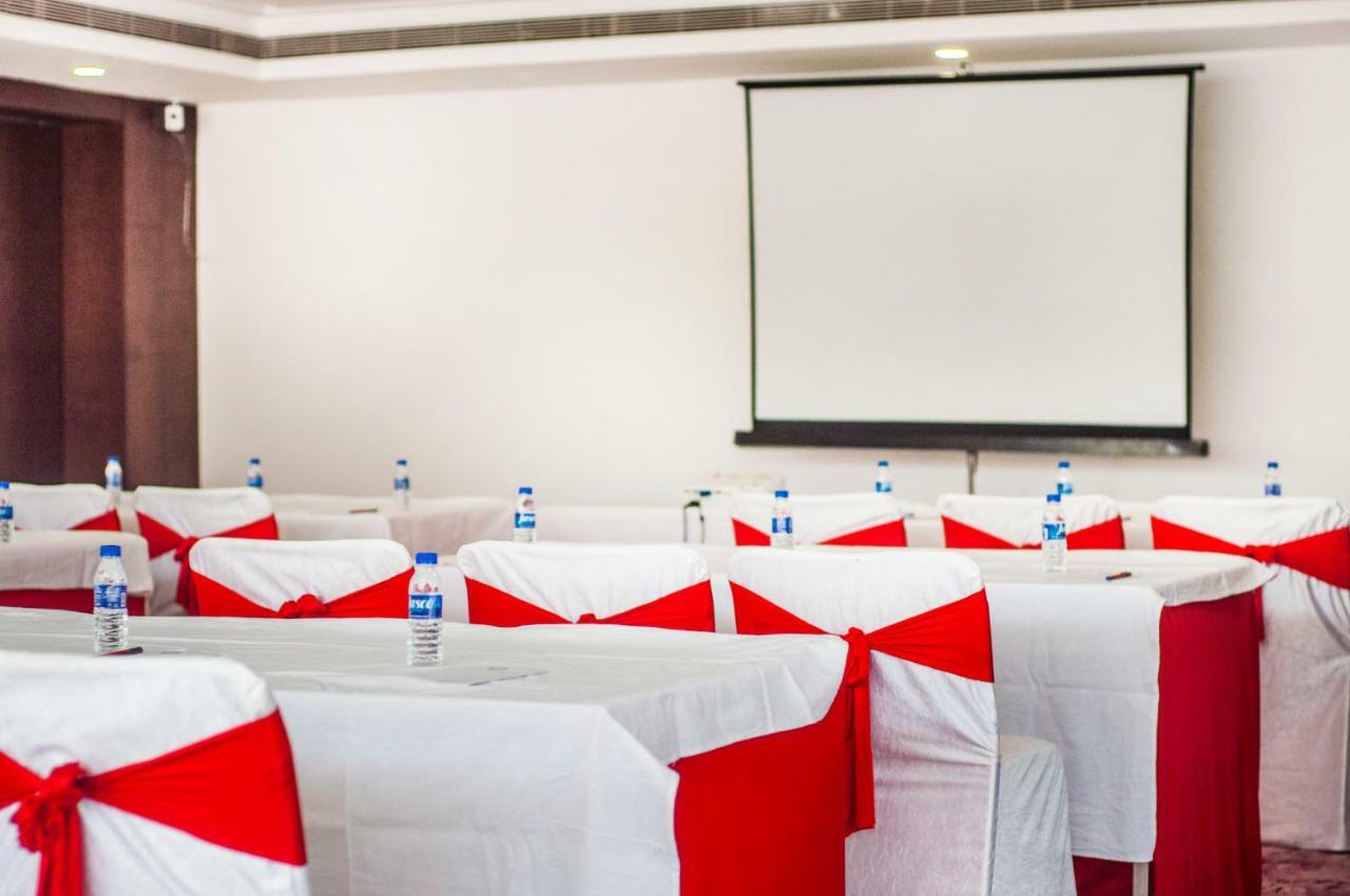 Jalsa Resort Indore Exterior foto