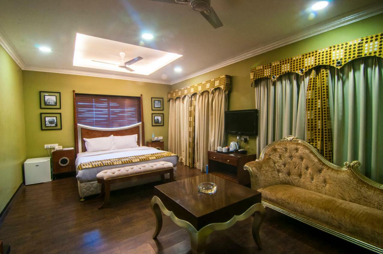 Jalsa Resort Indore Exterior foto